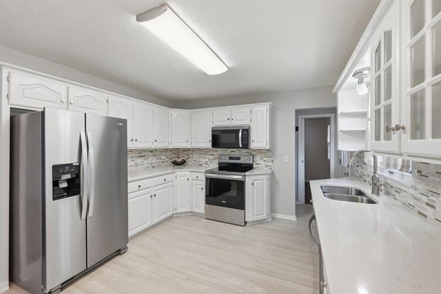 206 IVY Drive, Council Bluffs, IA 51503