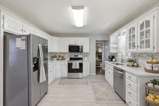 206 IVY Drive, Council Bluffs, IA 51503