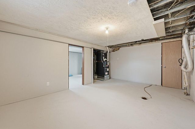 206 IVY Drive, Council Bluffs, IA 51503