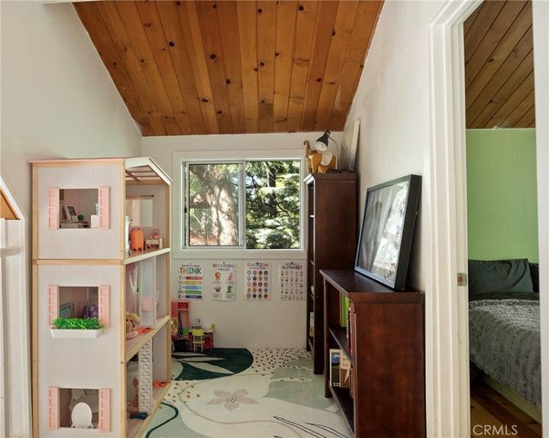 316 Pioneer Road, Lake Arrowhead, CA 92352