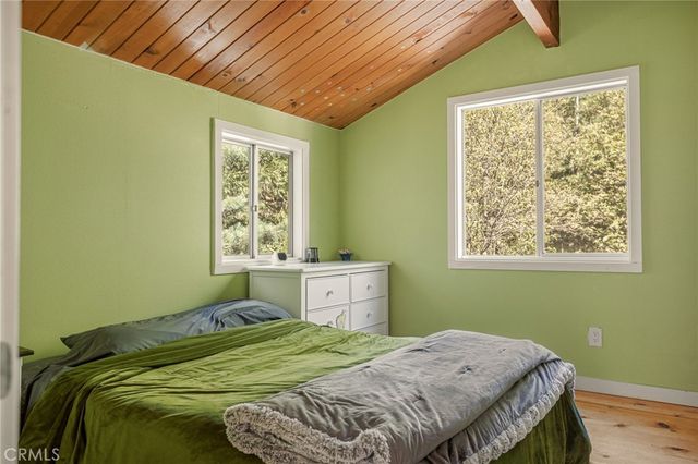316 Pioneer Road, Lake Arrowhead, CA 92352
