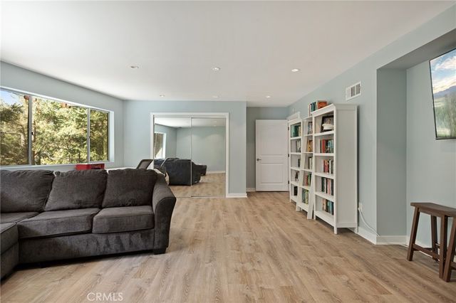 316 Pioneer Road, Lake Arrowhead, CA 92352