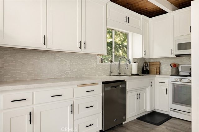 316 Pioneer Road, Lake Arrowhead, CA 92352