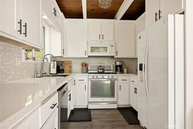 316 Pioneer Road, Lake Arrowhead, CA 92352