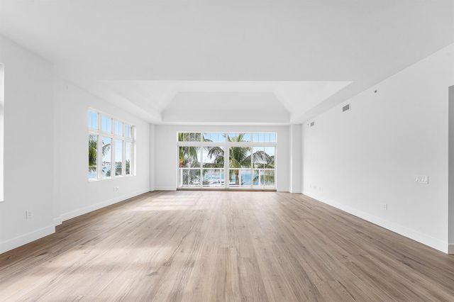 180 Lake Drive 2204, Palm Beach Shores, FL 33404