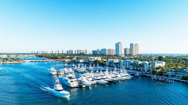 180 Lake Drive 2204, Palm Beach Shores, FL 33404