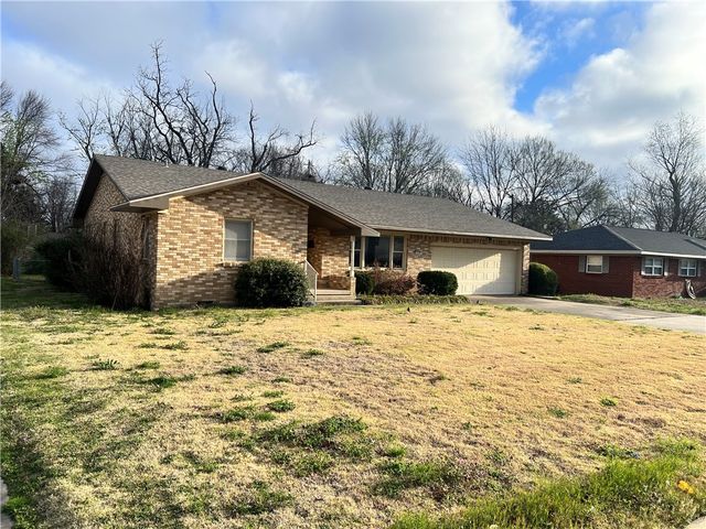 1402 Westwood Avenue, Springdale, AR 72764