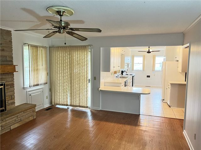 1402 Westwood Avenue, Springdale, AR 72764