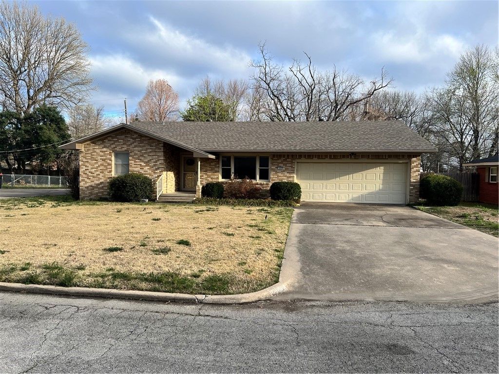 1402 Westwood Avenue, Springdale, AR 72764