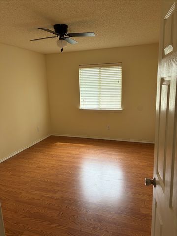 1403 Lakeshore Drive, Irving, TX 75060