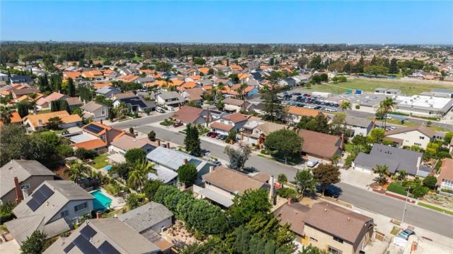 11302 Pennell Circle, Fountain Valley, CA 92708