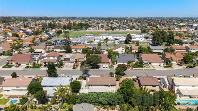 11302 Pennell Circle, Fountain Valley, CA 92708