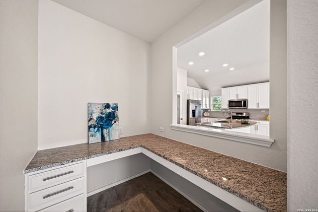 672 Ridgemeadow Dr, New Braunfels, TX 78130