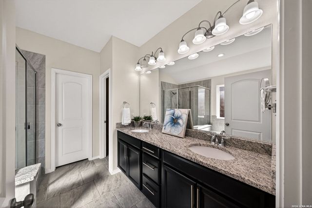 672 Ridgemeadow Dr, New Braunfels, TX 78130