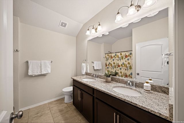 672 Ridgemeadow Dr, New Braunfels, TX 78130