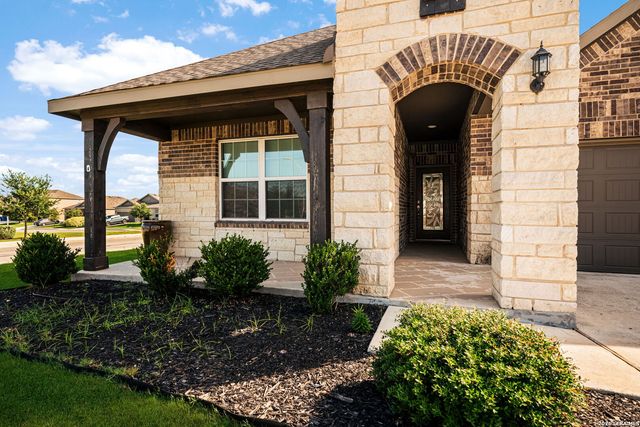 672 Ridgemeadow Dr, New Braunfels, TX 78130