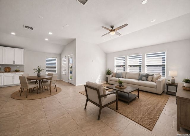672 Ridgemeadow Dr, New Braunfels, TX 78130