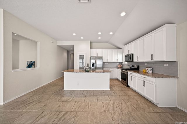 672 Ridgemeadow Dr, New Braunfels, TX 78130