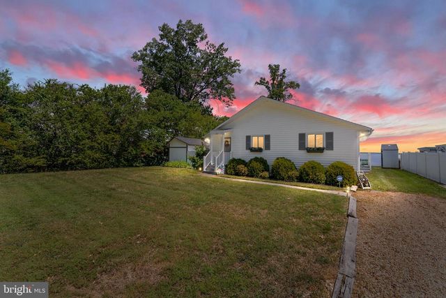 222 SHORE DR, Colonial Beach, VA 22443