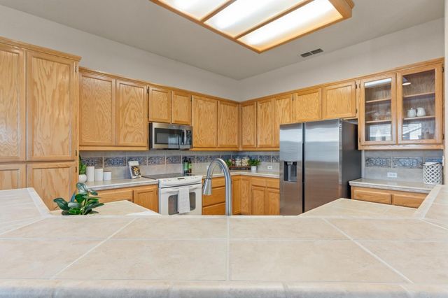 1861 Colin Ct, Yuba City, CA 95993