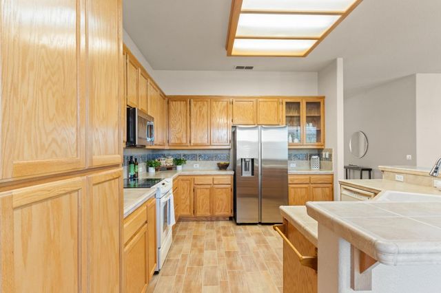 1861 Colin Ct, Yuba City, CA 95993