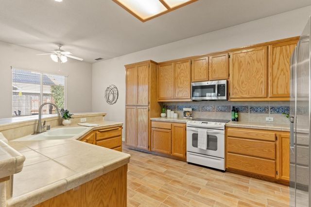 1861 Colin Ct, Yuba City, CA 95993