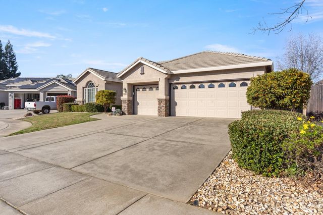 1861 Colin Ct, Yuba City, CA 95993