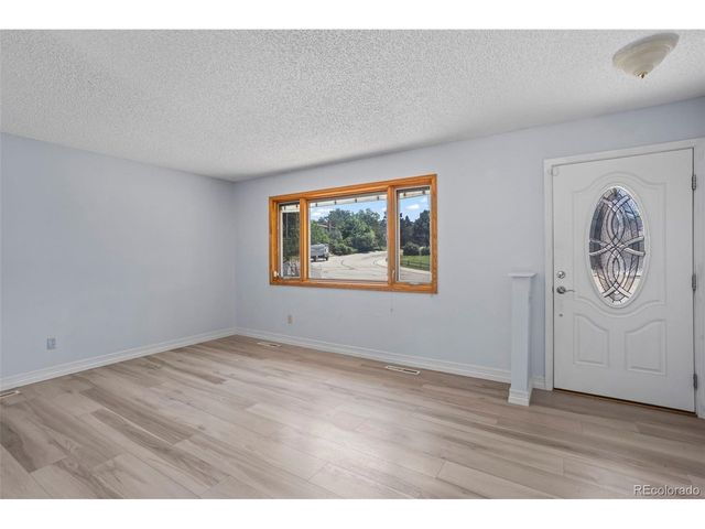 5888 Eldora Dr, Colorado Springs, CO 80918