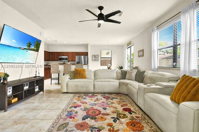 122 NE 27th Ave, Homestead, FL 33033
