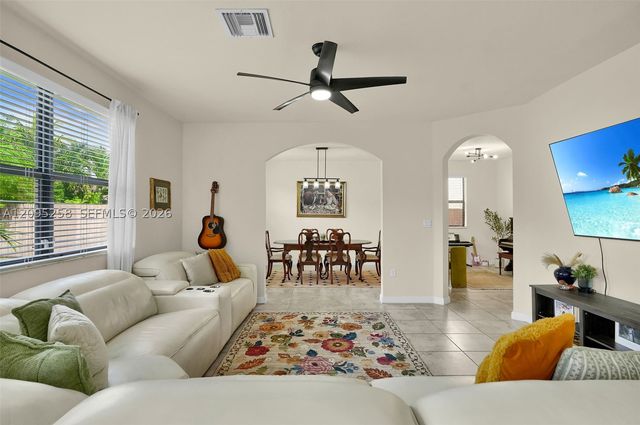 122 NE 27th Ave, Homestead, FL 33033