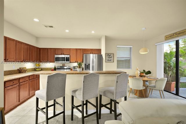 122 NE 27th Ave, Homestead, FL 33033