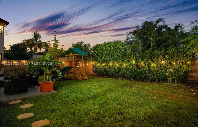 122 NE 27th Ave, Homestead, FL 33033
