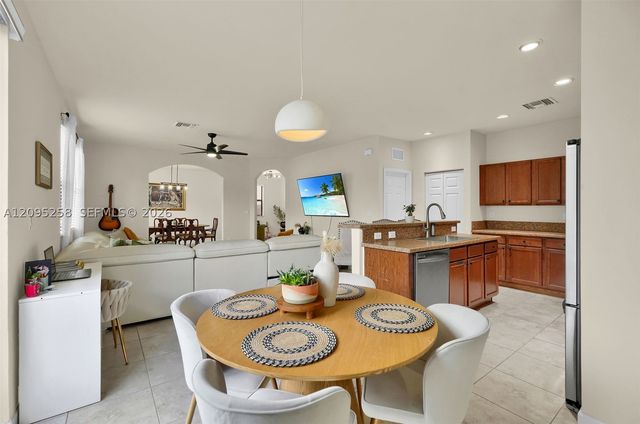 122 NE 27th Ave, Homestead, FL 33033