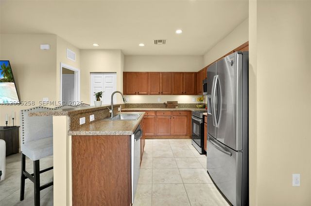 122 NE 27th Ave, Homestead, FL 33033