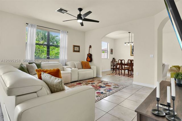 122 NE 27th Ave, Homestead, FL 33033