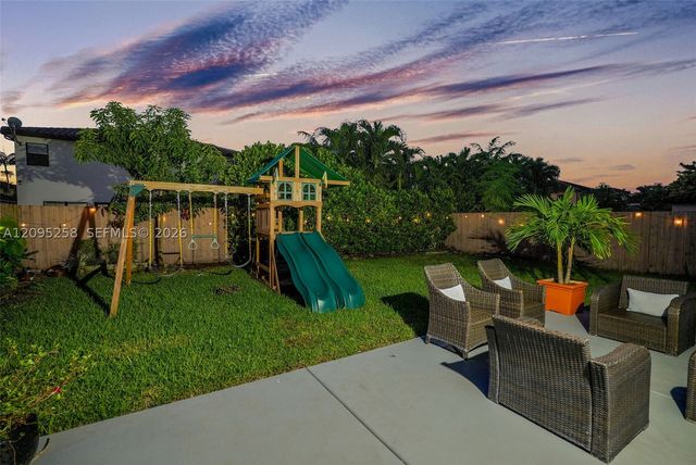 122 NE 27th Ave, Homestead, FL 33033