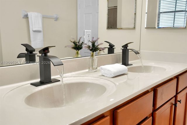 122 NE 27th Ave, Homestead, FL 33033