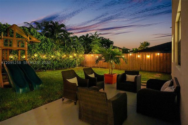 122 NE 27th Ave, Homestead, FL 33033