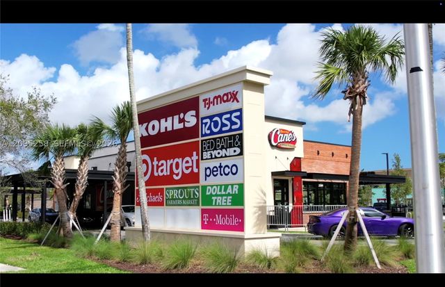 122 NE 27th Ave, Homestead, FL 33033