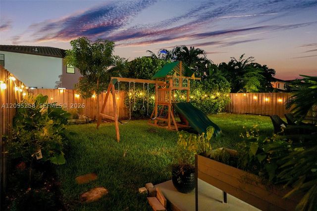 122 NE 27th Ave, Homestead, FL 33033