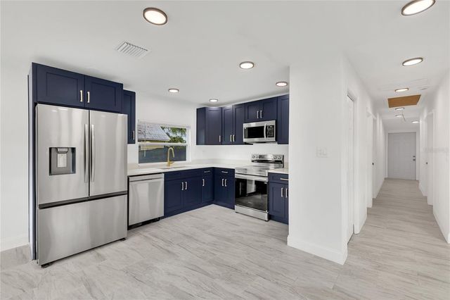 1121 ILLINOIS AVENUE, St Cloud, FL 34769