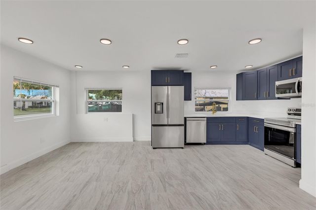 1121 ILLINOIS AVENUE, St Cloud, FL 34769