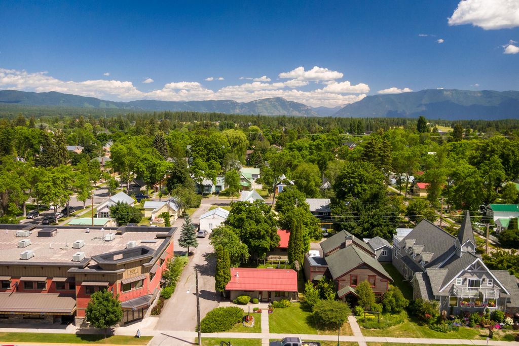 327 Spokane Avenue, Whitefish, MT 59937 photo 1