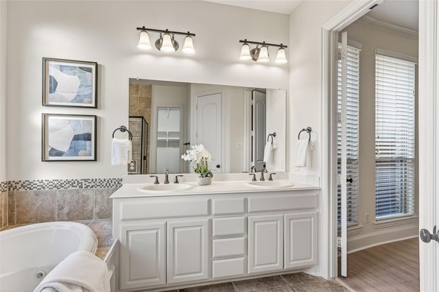 416 King Galloway Drive, Lewisville, TX 75056