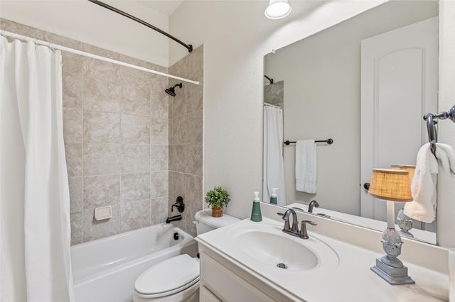 416 King Galloway Drive, Lewisville, TX 75056