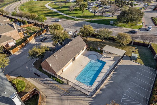 416 King Galloway Drive, Lewisville, TX 75056