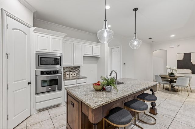 416 King Galloway Drive, Lewisville, TX 75056