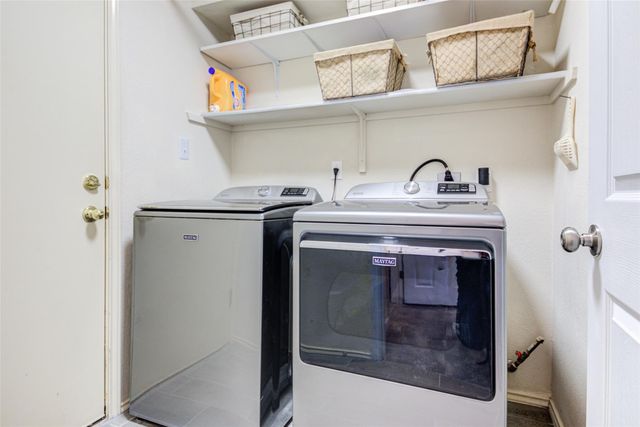 8904 W Hove LOOP, Austin, TX 78749