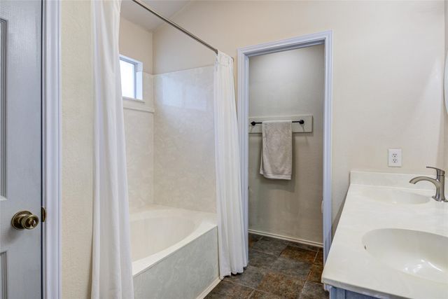 8904 W Hove LOOP, Austin, TX 78749