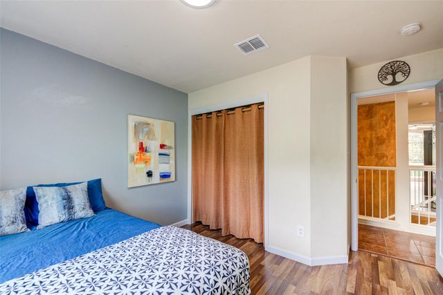 8904 W Hove LOOP, Austin, TX 78749